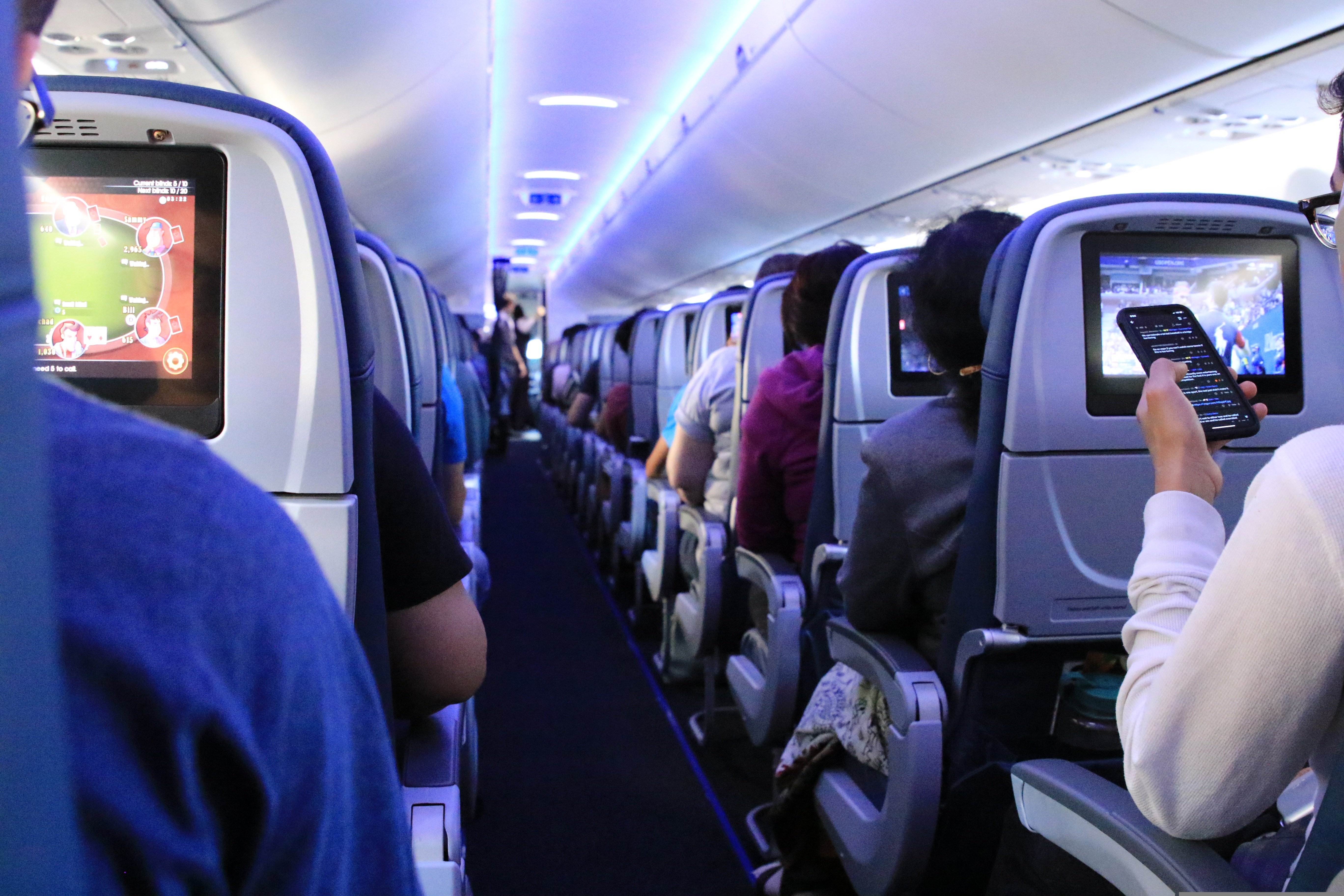 Airplane cabin seats
